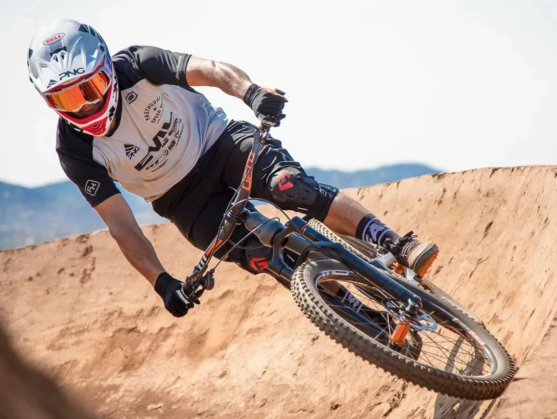 G-Form E-Line Mountain Bike Knee Guards for Knee & Shin Guards 6 G-Form E-Line Mountain Bike Knee Guards for Knee & Shin Guards - Image 4